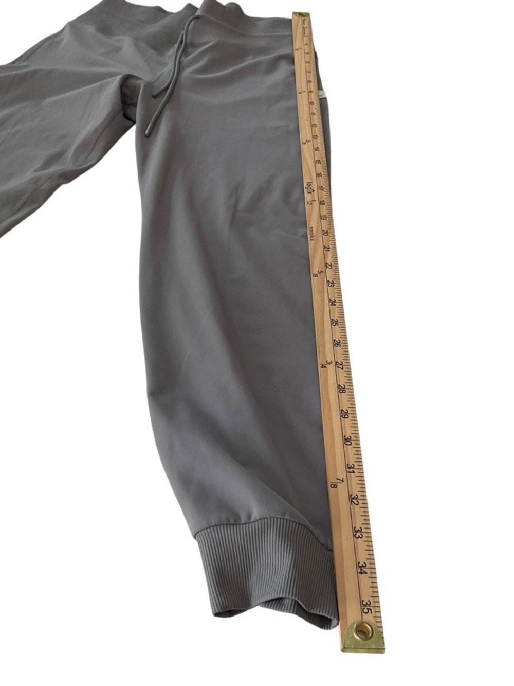 Vuori Performance Jogger Gray Drawstring Athleisure Pants Size M - Picture 7 of 9